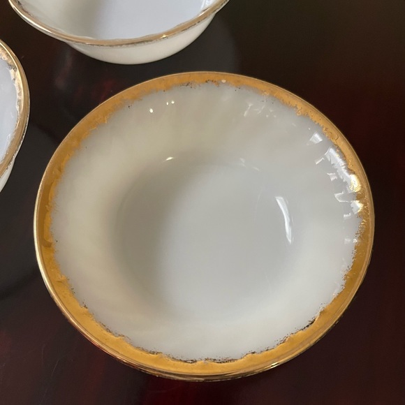 Fire King Swirl Milk Glass Set Of 3 Nappie Dessert Bowls - Picture 3 of 7